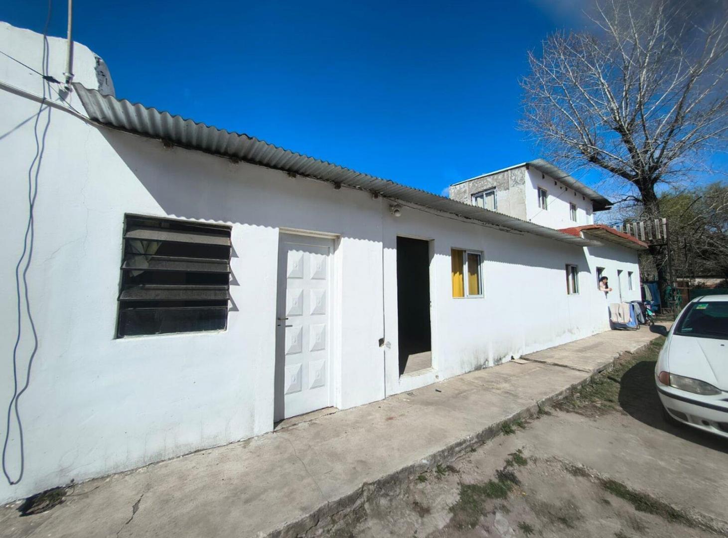 Foto de VENTA DE 4 DEPTOS LOTE DE 320 MTR PILAR, imagen 5