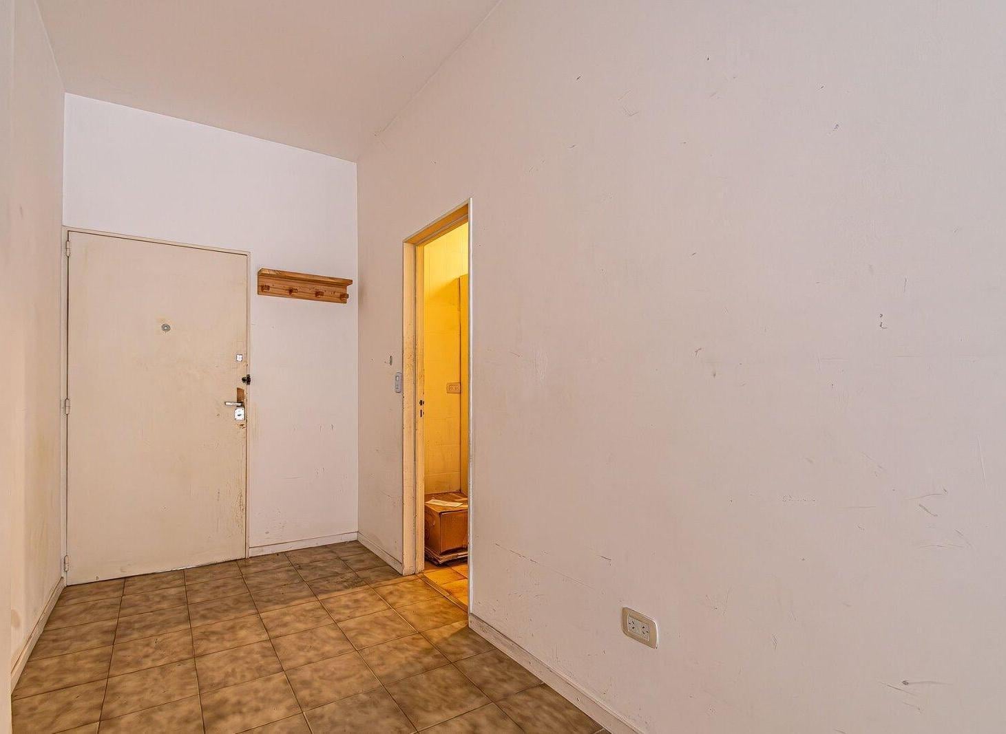 Foto de VENTA DEPTO 3 AMB DEVOTO CON ESTUDIO Y PATIO, imagen 4