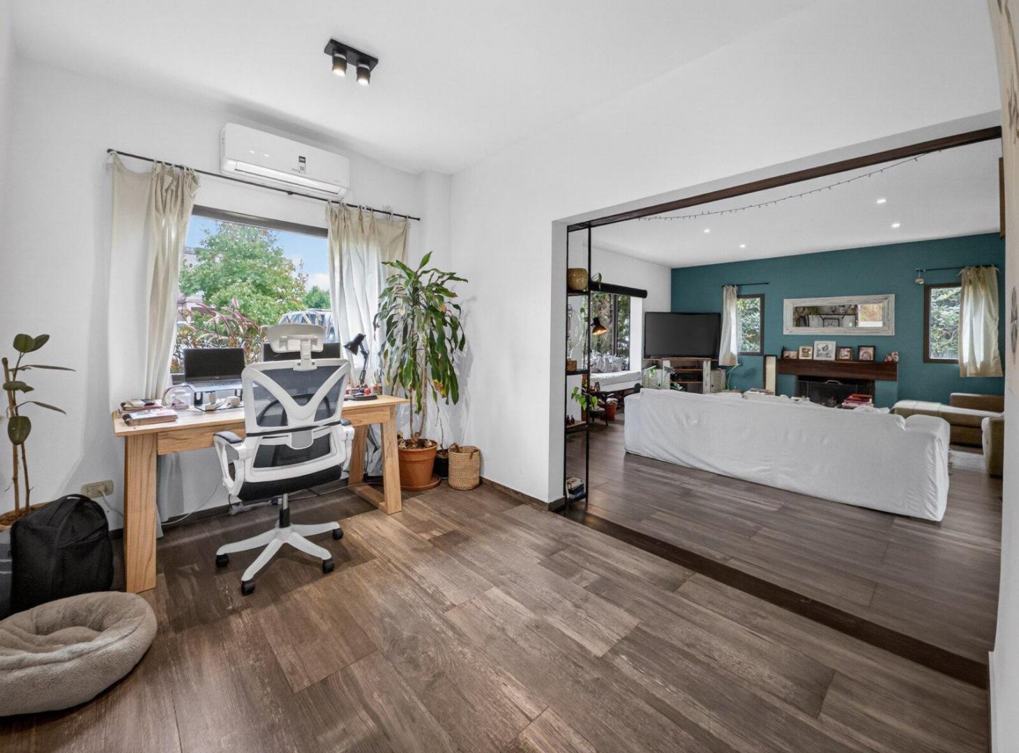 Foto de Venta Casa de 6 ambientes Barrio Las Liebres, imagen 4