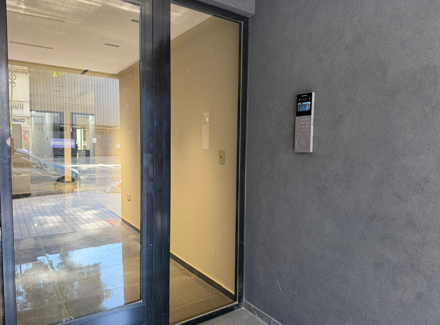 Foto de Venta depto. duplex 2 amb. Ultimo piso con balcón y terraza en Villa, imagen 3