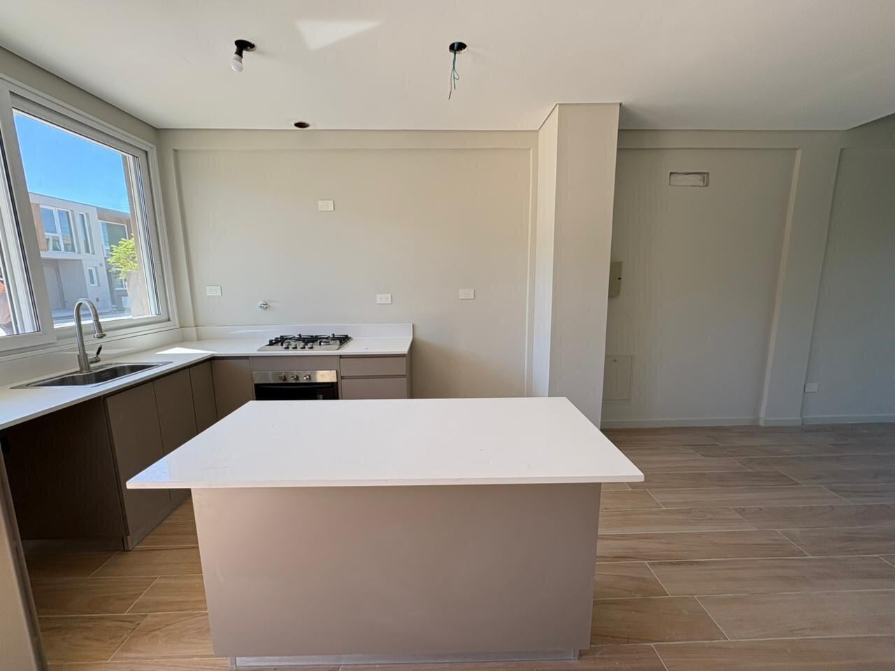 Foto de VENTA 3 AMBIENTES CON JARDIN PROPIO - ALDEANA PILAR, imagen 3