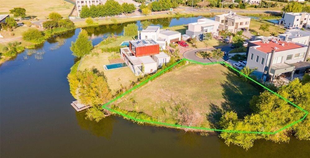 Foto de Venta lote al agua en El Canton Barrio Islas, imagen 1