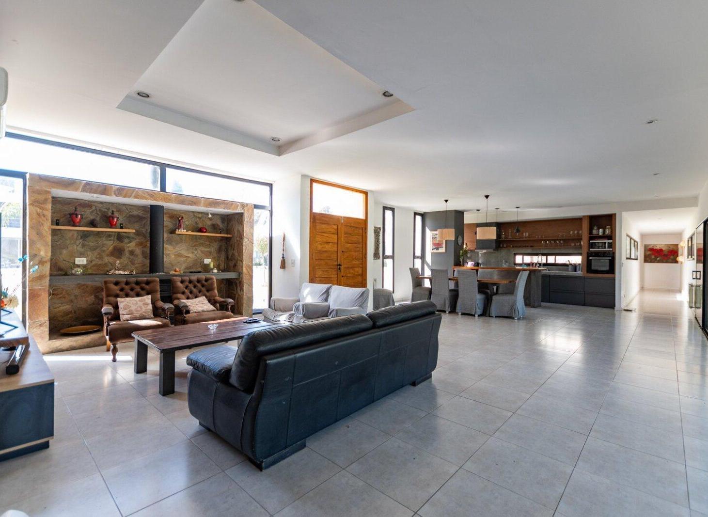 Foto de Venta Casa 6 amb c/pileta/parque y gran lote en Haras del Sur – Pilar, imagen 1