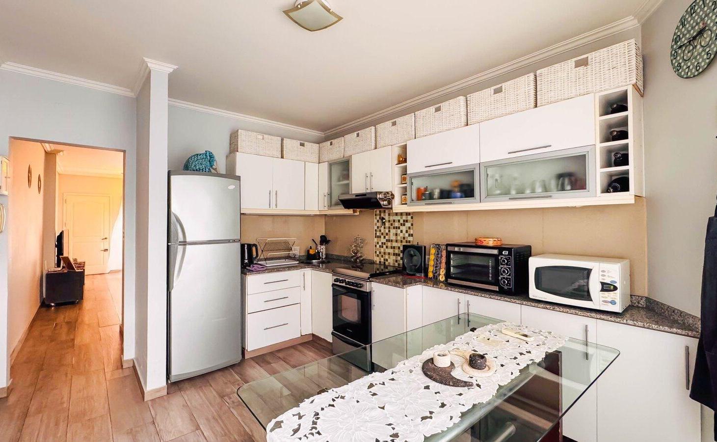 Foto de Venta | DÚPLEX 4 AMBIENTES | Patio, Parrilla, Cochera con Portón, imagen 2