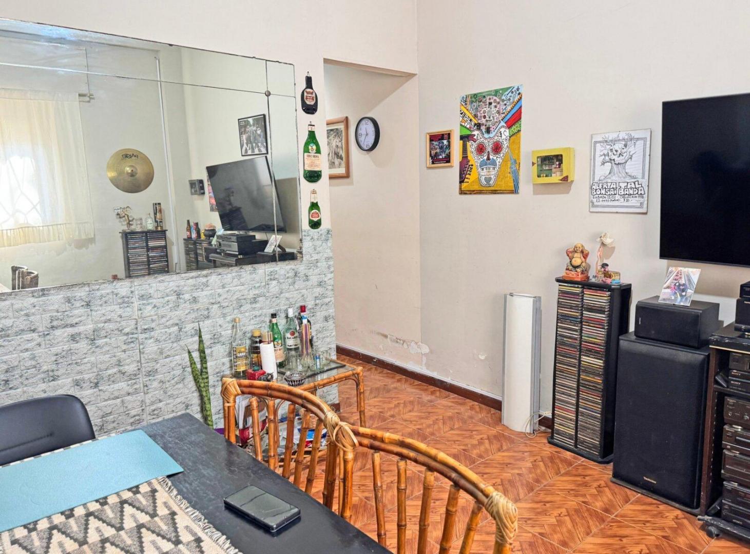 Foto de VENTA PH 2 AMBIENTES CON ESTUDIO Y PATIO EN P.B - ALMAGRO, imagen 5