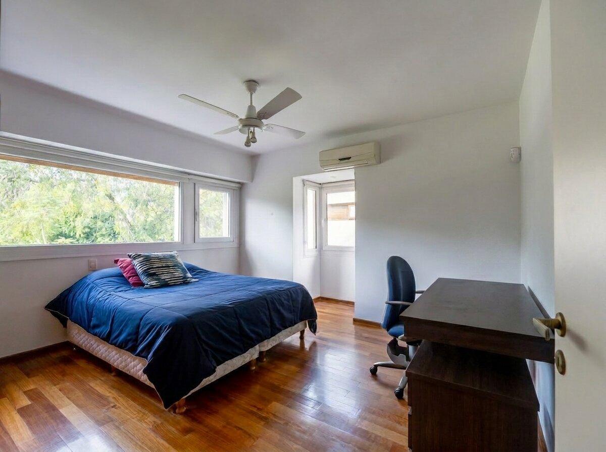 Foto de VENTA | CASA | LOMAS DE SAN ISIDRO | 5 AMB | GRAN PARQUE Y PILETA |, imagen 4