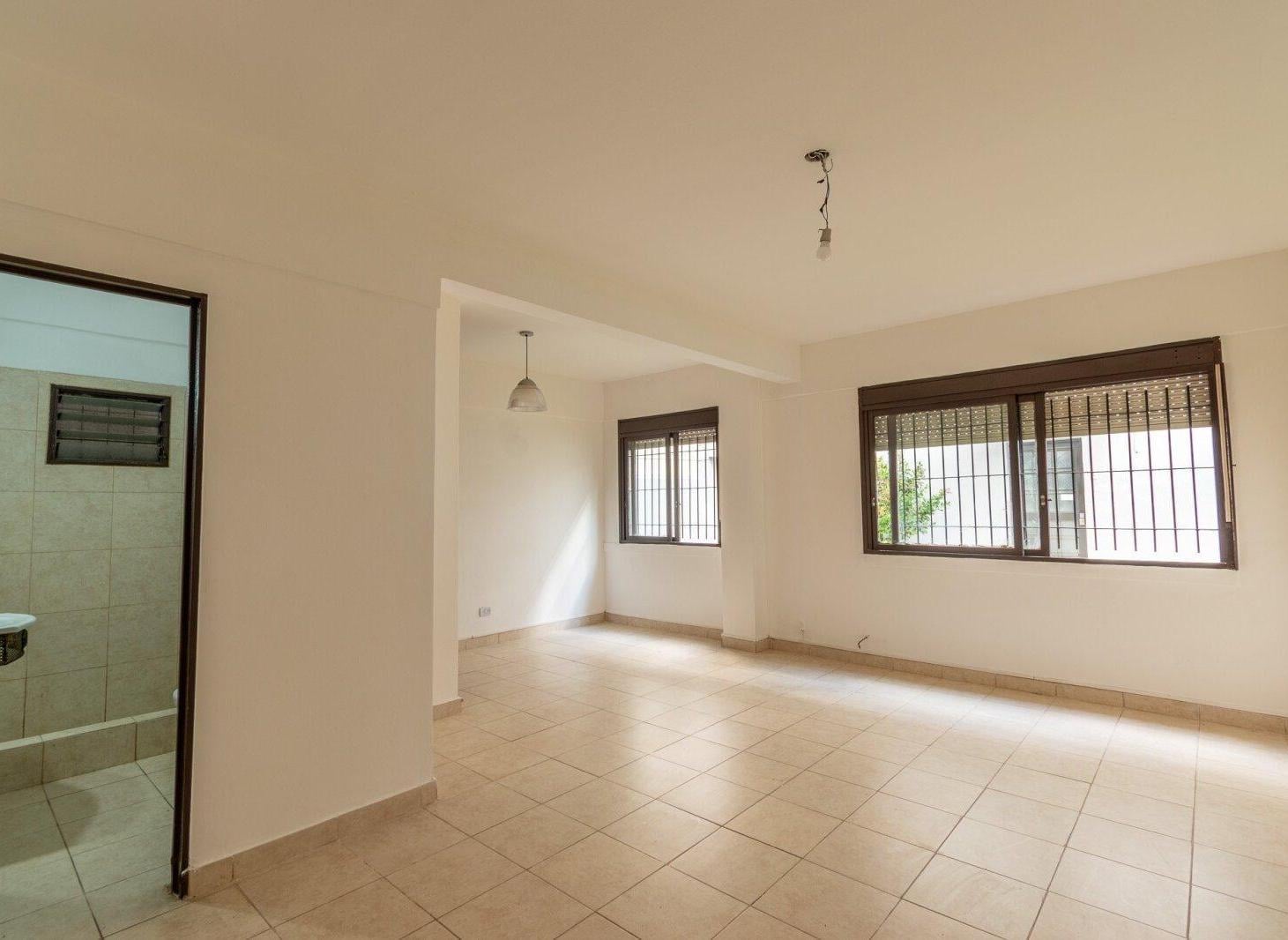 Foto de Venta departamento Monoambiente San Isidro centro con cochera, imagen 1