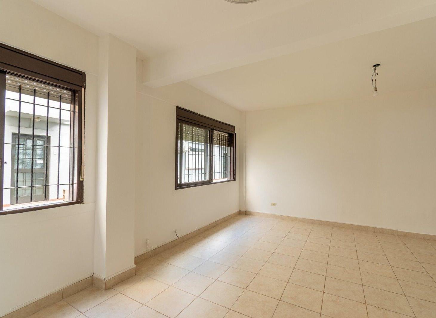 Foto de Venta departamento Monoambiente San Isidro centro con cochera, imagen 2