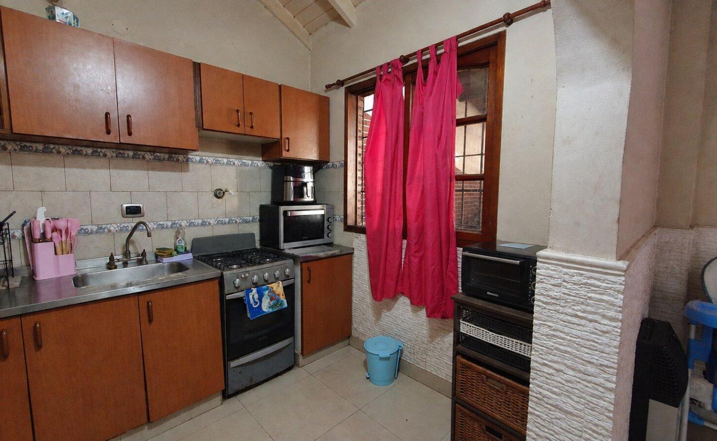Foto de |Venta| Casa 3 ambientes |sobre Lote Propio 167 m2| Patio -Cochera y, imagen 2