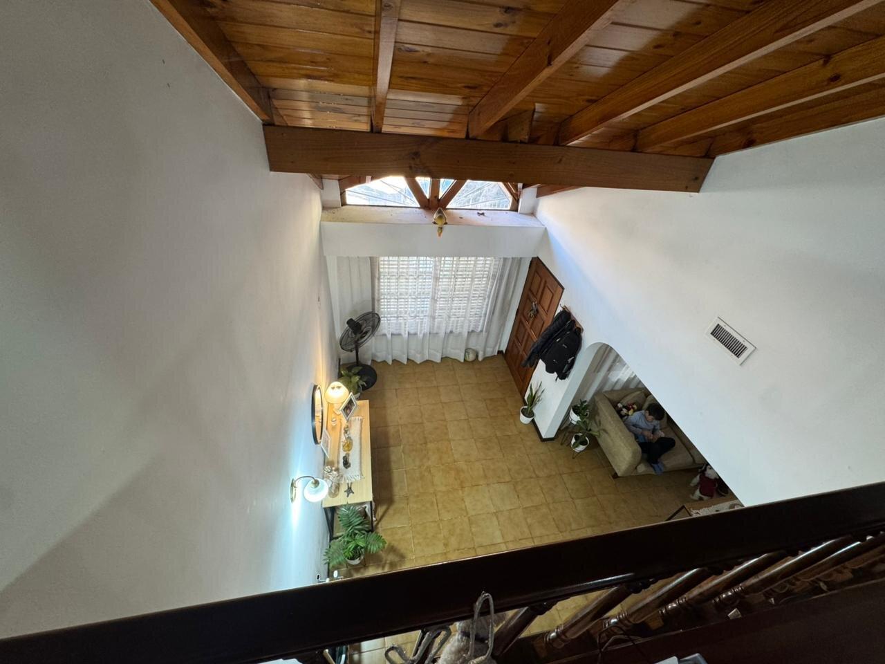 Foto de VENTA CASA 4 AMBIENTES EN MARTINEZ CON JARDIN, imagen 2