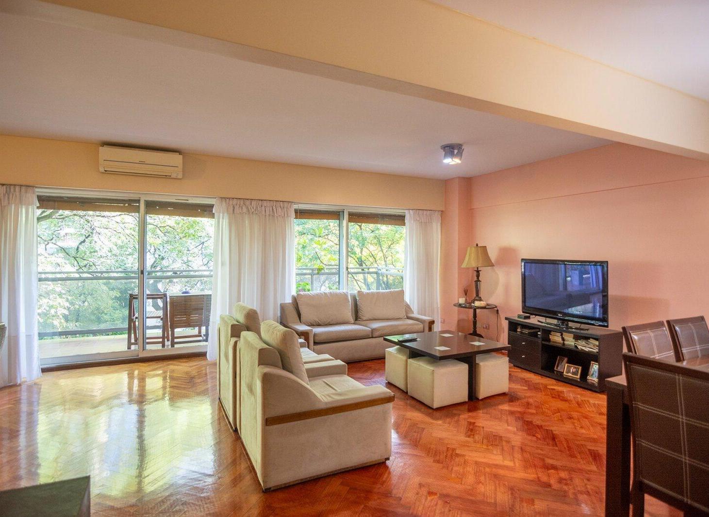 Foto de Venta Departamento de 4 ambientes, dependencia y cochera en Las Cañitas, imagen 3