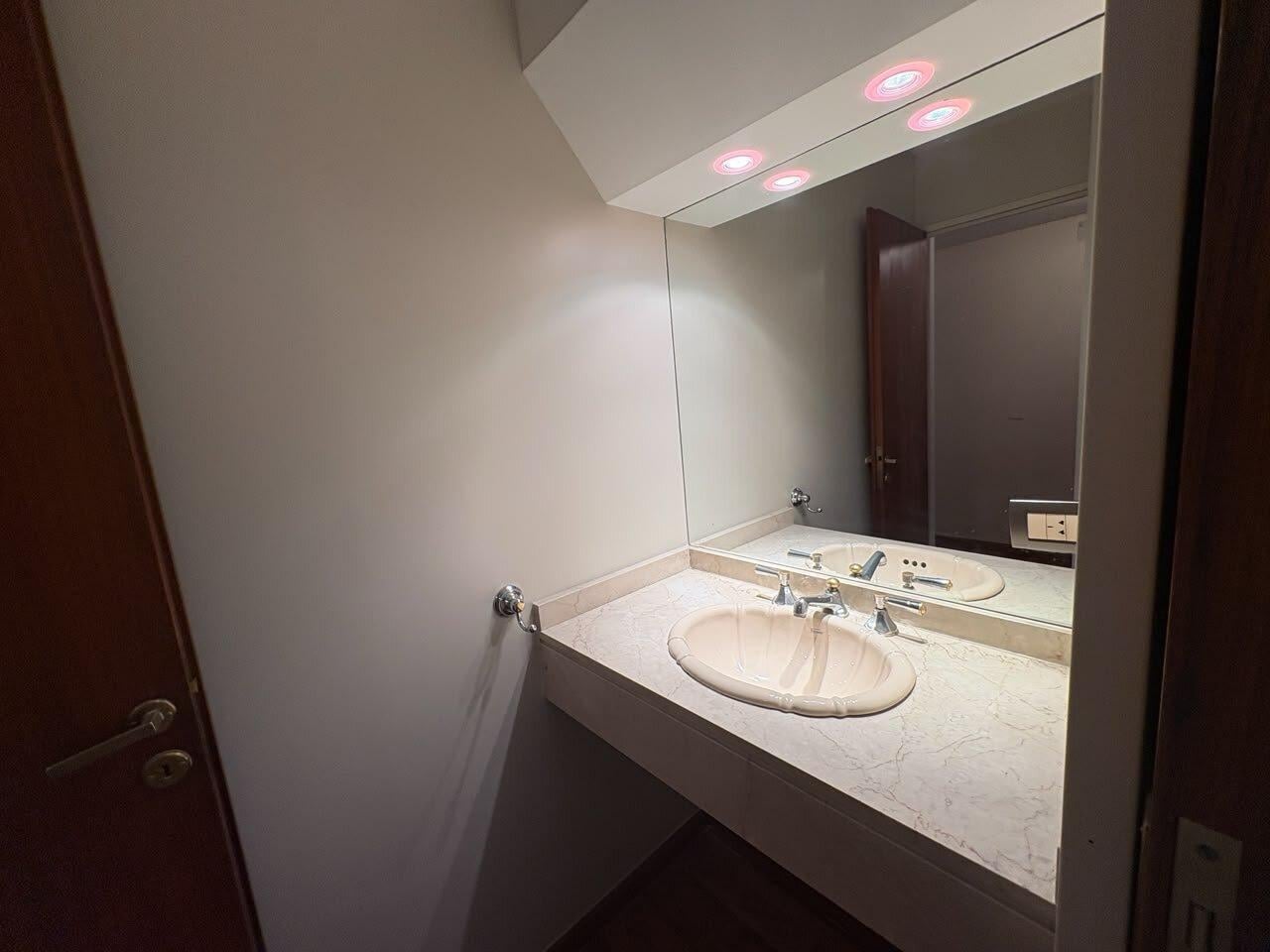 Foto de Venta Departamento 5 amb c/dependendia-3 cocheras y baulera, imagen 5