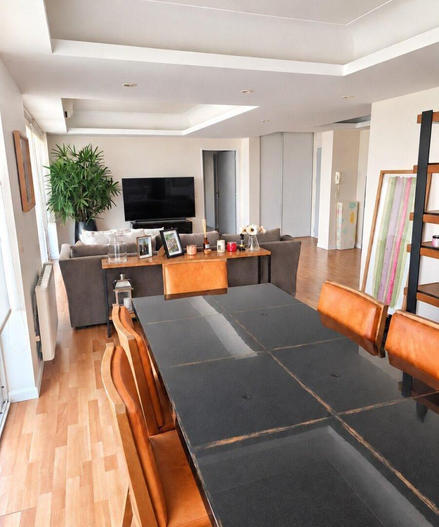 Foto de Venta de Exelente Departamento de 3 amb + escritorio con gran Balcon y, imagen 2