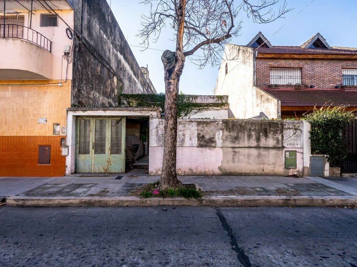 Foto de CASA A REFACCIONAR EN VENTA – GRAN OPORTUNIDAD PARA RECICLAR LOTE 8,66, imagen 2