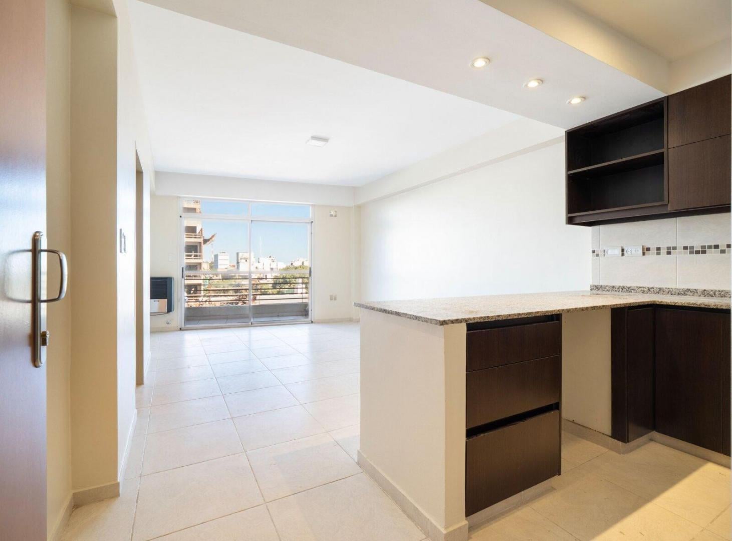 Foto de VENTA | 2 AMBIENTES | PARQUE CHACABUCO | BALCON CORRIDO | VISTA ABIERTA, imagen 3