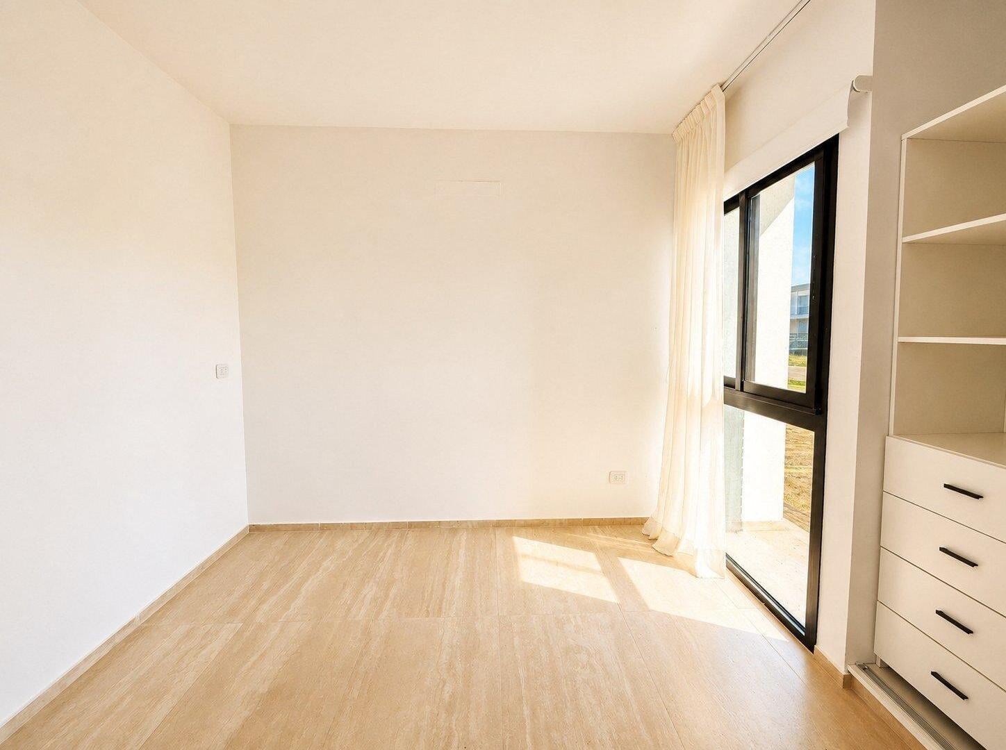Foto de CASA A ESTRENAR EN LA ALAMEDA | 4 AMB + PISCINA + LOTE 700 m², imagen 3