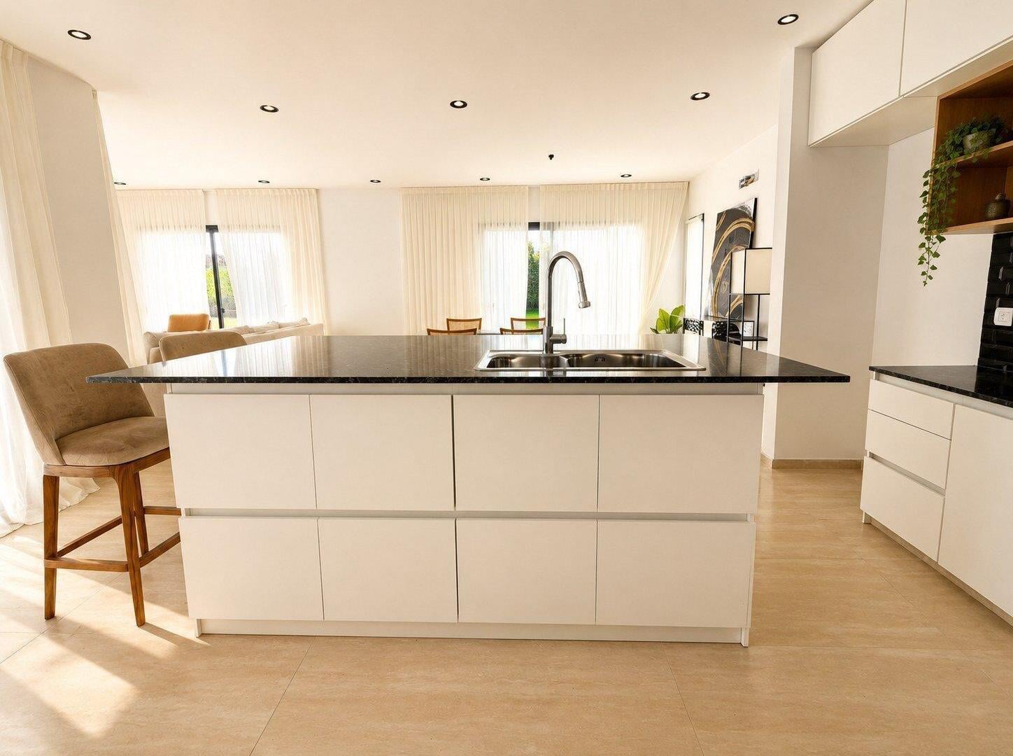 Foto de CASA A ESTRENAR EN LA ALAMEDA | 4 AMB + PISCINA + LOTE 700 m², imagen 2
