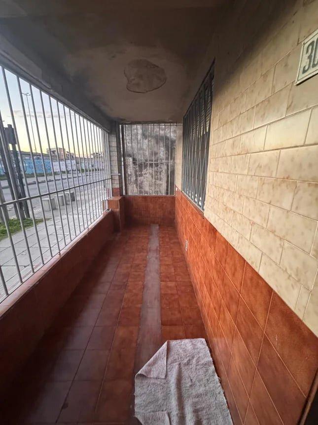 Foto de Casa con patio a refaccionar en lote propio, imagen 5