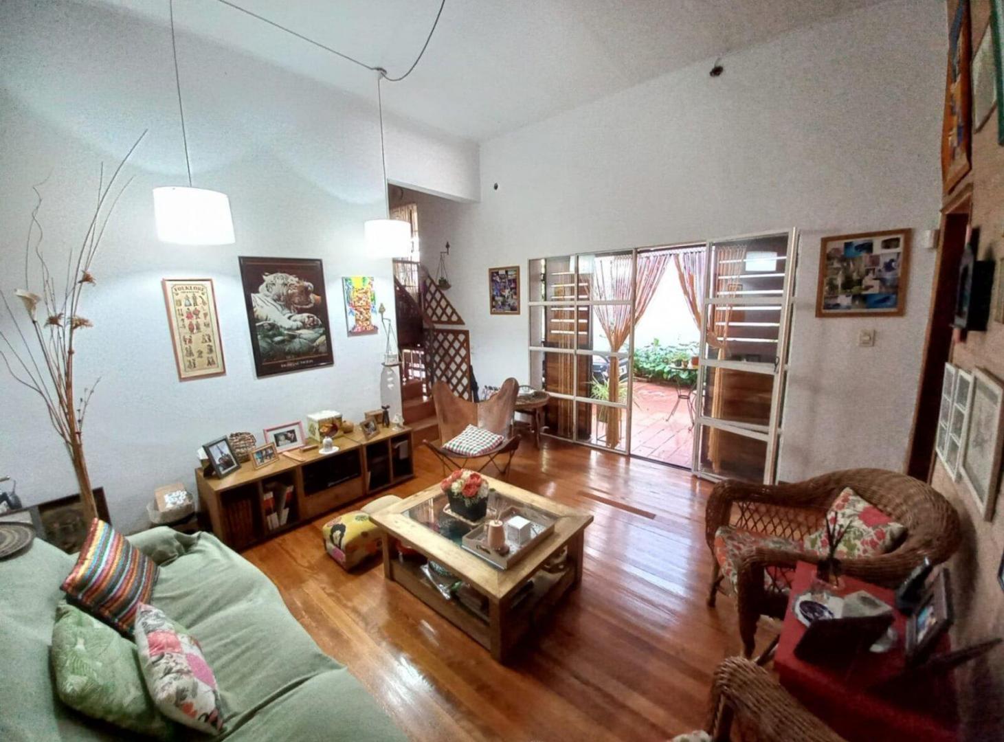 Foto de CASA 5 AMB JARDIN PILETA Y COCHERA - V. BALLESTER, imagen 3