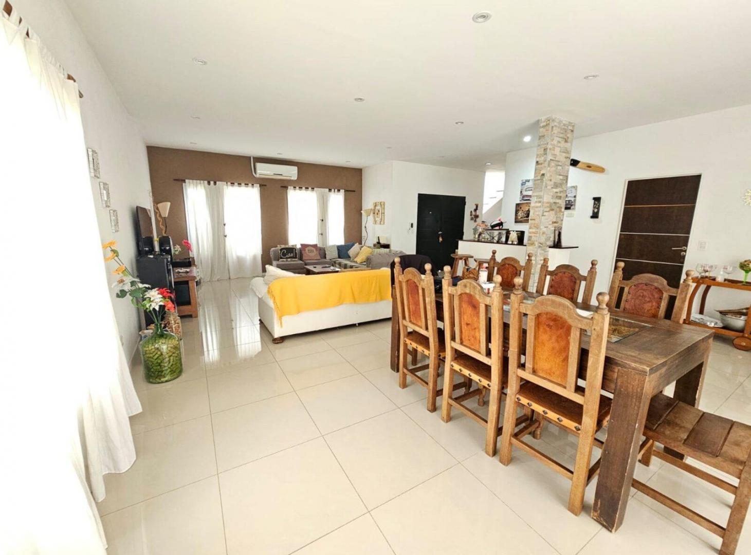 Foto de VENTA CASA 5 AMBIENTES CON JARDÍN Y PILETA - ESCOBAR, imagen 3