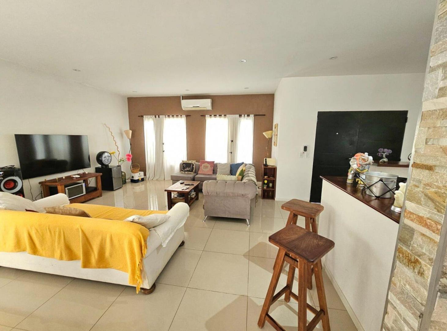 Foto de VENTA CASA 5 AMBIENTES CON JARDÍN Y PILETA - ESCOBAR, imagen 4