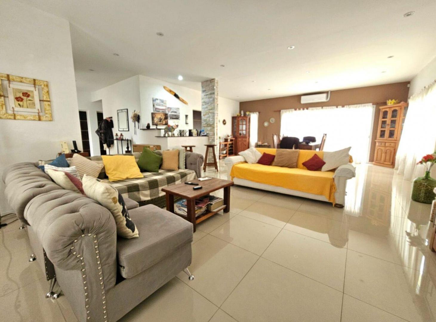 Foto de VENTA CASA 5 AMBIENTES CON JARDÍN Y PILETA - ESCOBAR, imagen 5