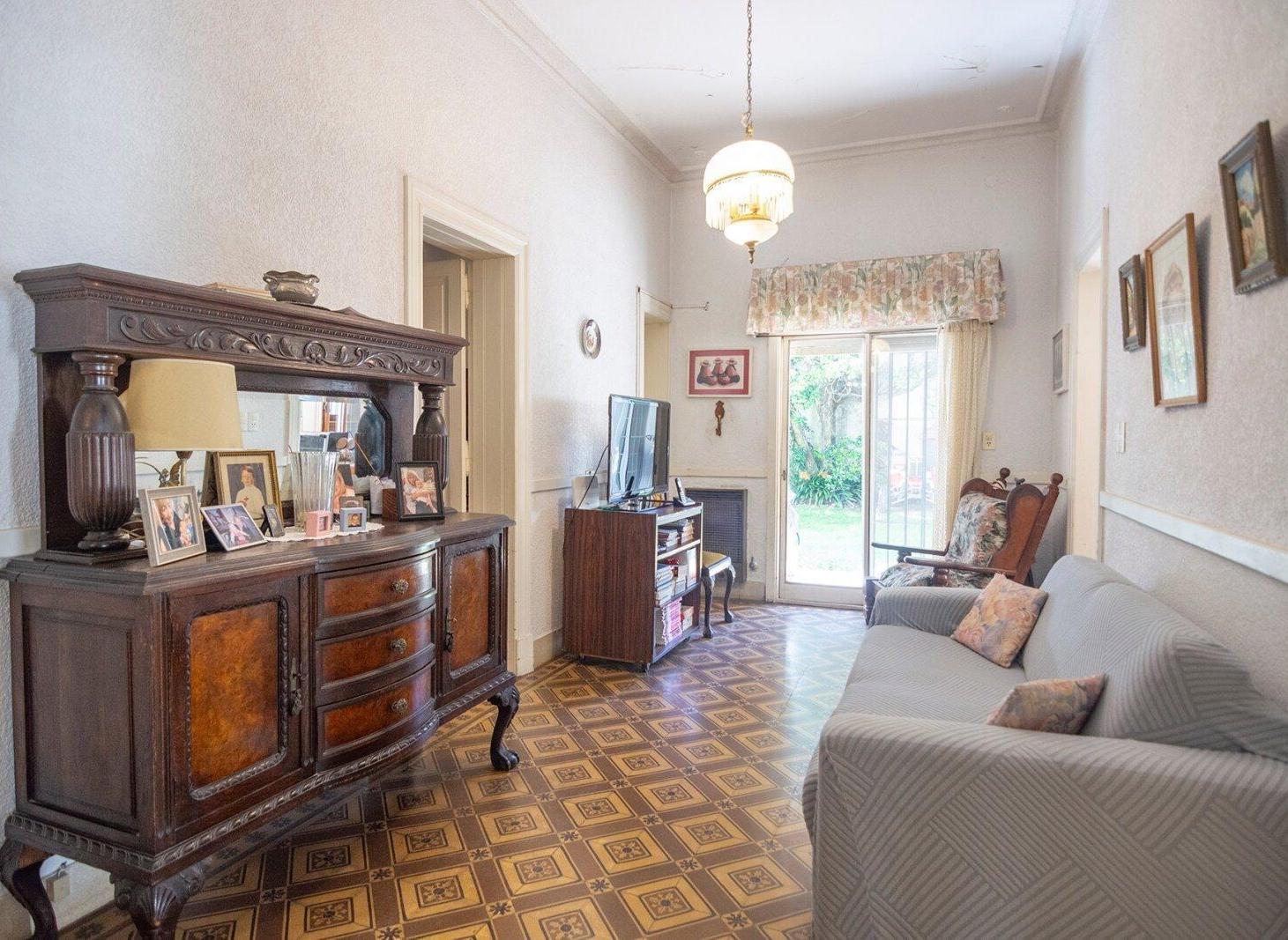 Foto de Venta Casa 4 ambientes c/cochera/quincho/parrilla/jardín - Florida, imagen 4