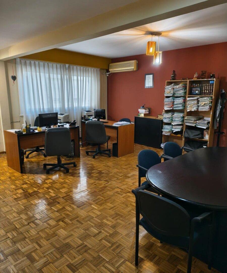 Foto de VENTA DOS AMBIENTES GRANDES EN TRIBUNALES, imagen 3
