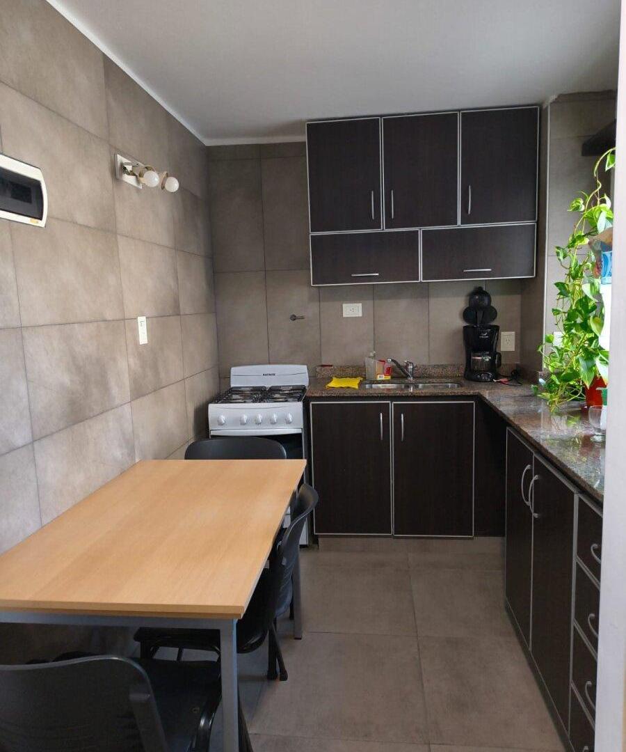 Foto de VENTA DOS AMBIENTES GRANDES EN TRIBUNALES, imagen 1