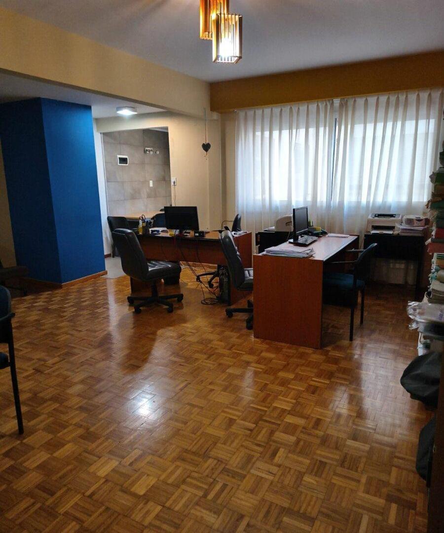 Foto de VENTA DOS AMBIENTES GRANDES EN TRIBUNALES, imagen 5