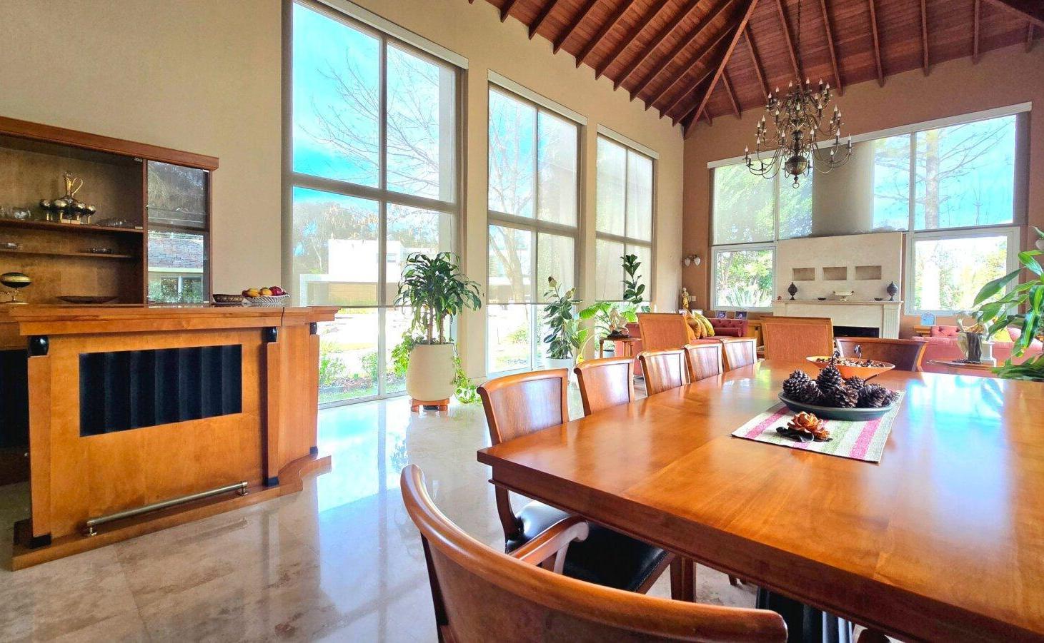 Foto de VENTA CASA 12 AMBIENTES. 6 DORMITORIOS EN SUITE CON VESTIDOR. PISCINA, imagen 5