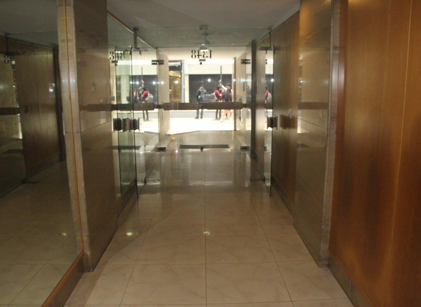 Foto de Venta oficina dúplex en Tribunales – 7 despachos, 4 baños y 2 balcones, imagen 2