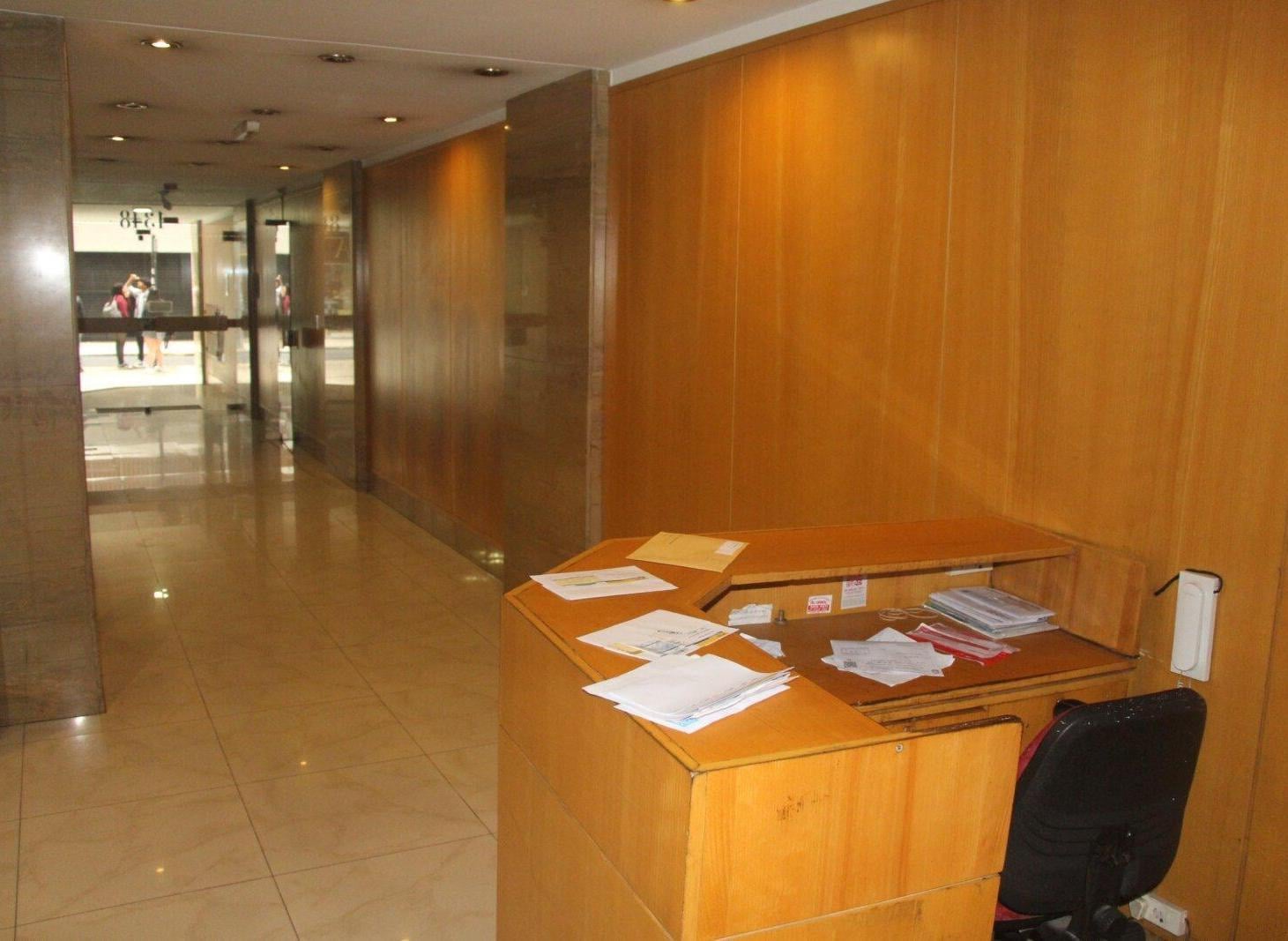 Foto de Venta oficina dúplex en Tribunales – 7 despachos, 4 baños y 2 balcones, imagen 3