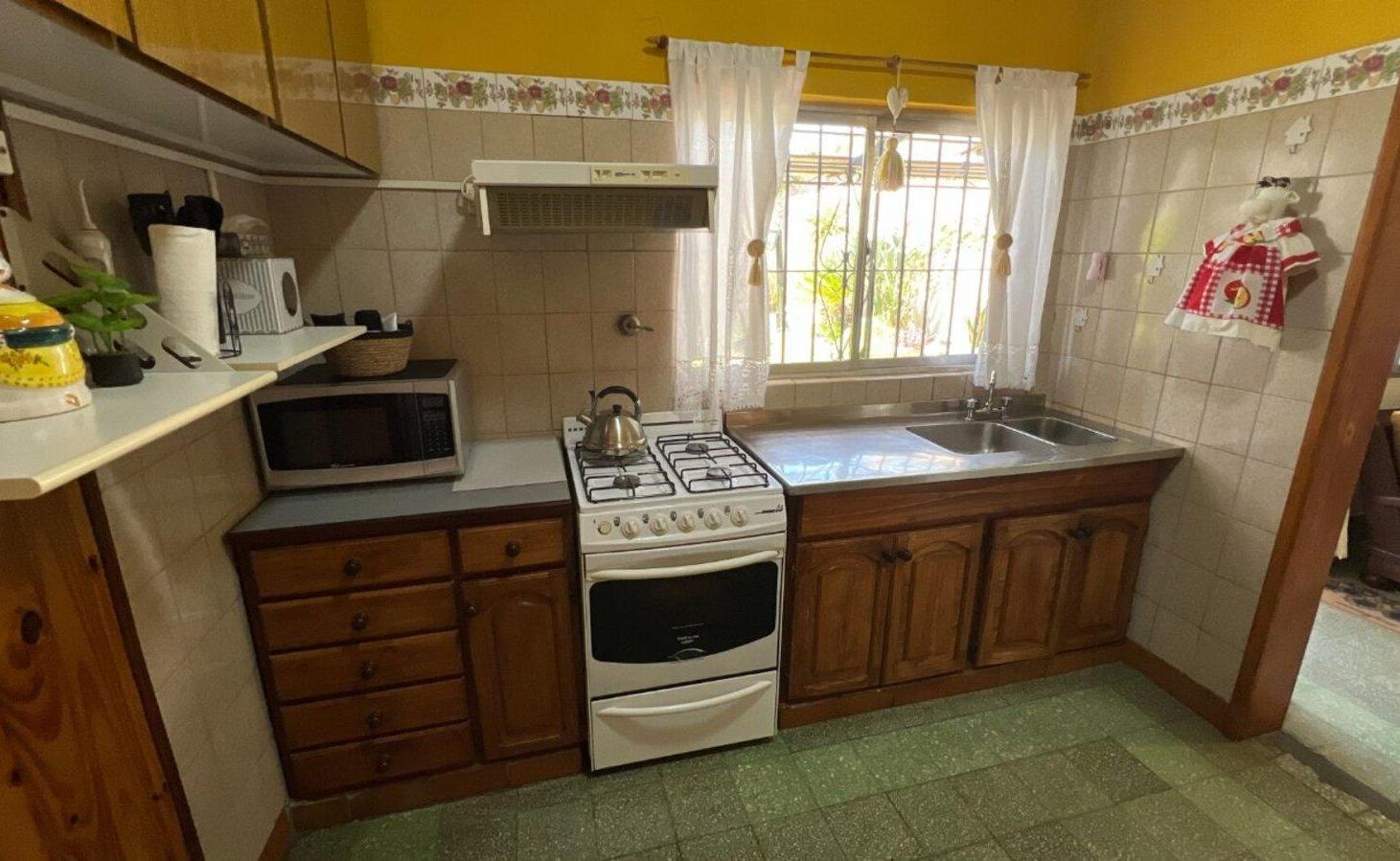 Foto de VENTA CASA Y 2 DEPTOS CON PILETA APTO CREDITO, imagen 3