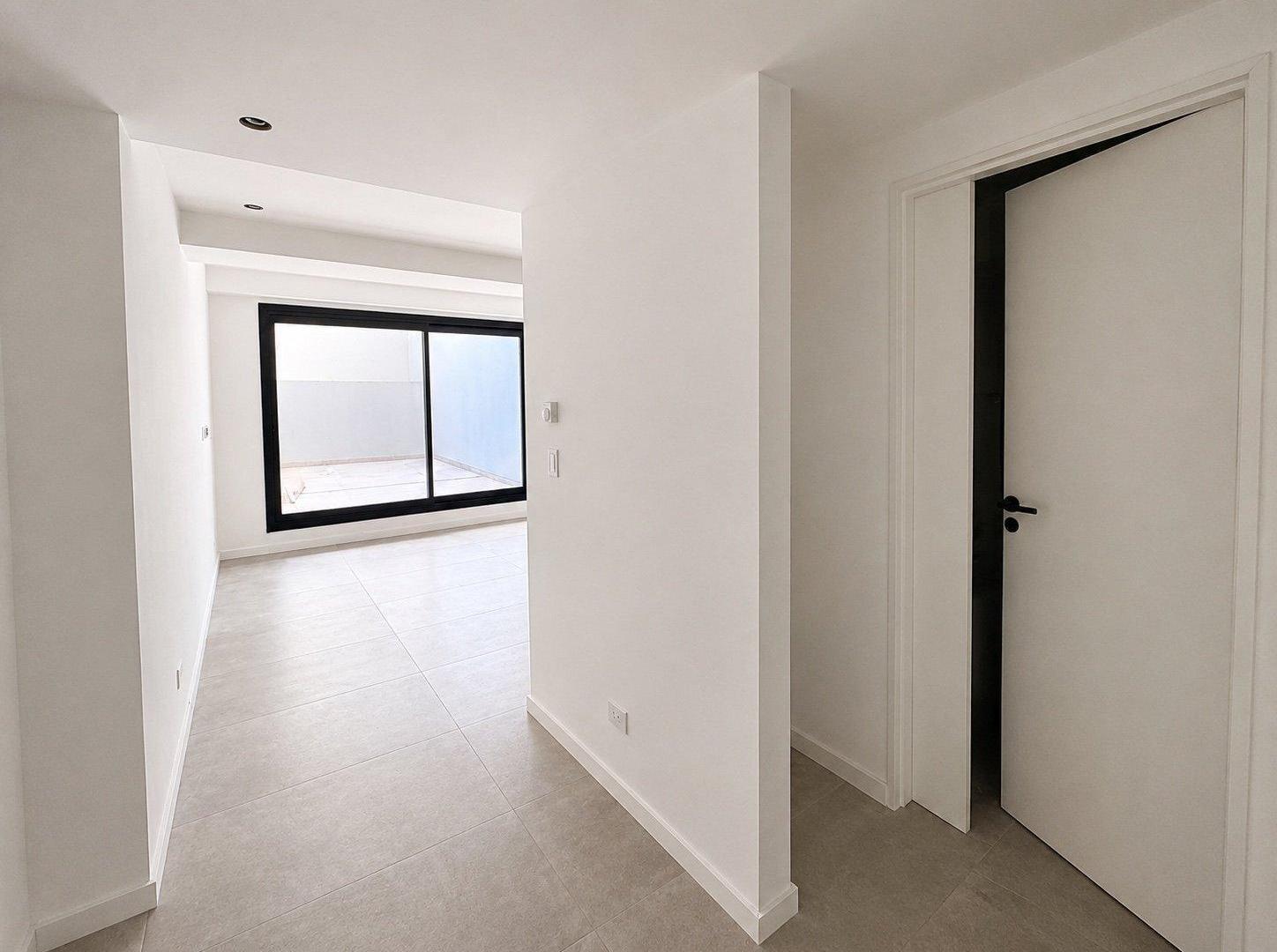 Foto de Venta departamento 2 ambientes con patio nuevo a estrenar Barrio Norte., imagen 3