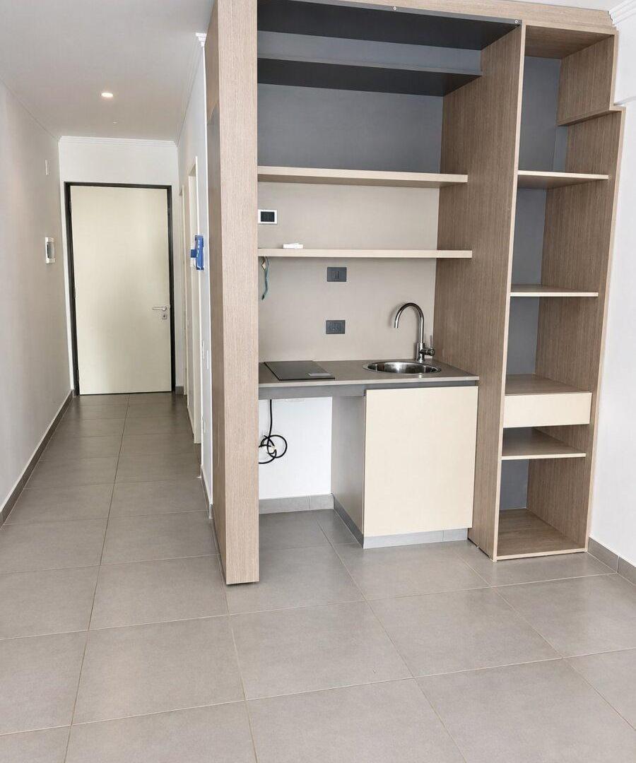 Foto de Venta Monoambiente Amplio con balcón terraza. Torre Deco Armani, imagen 4