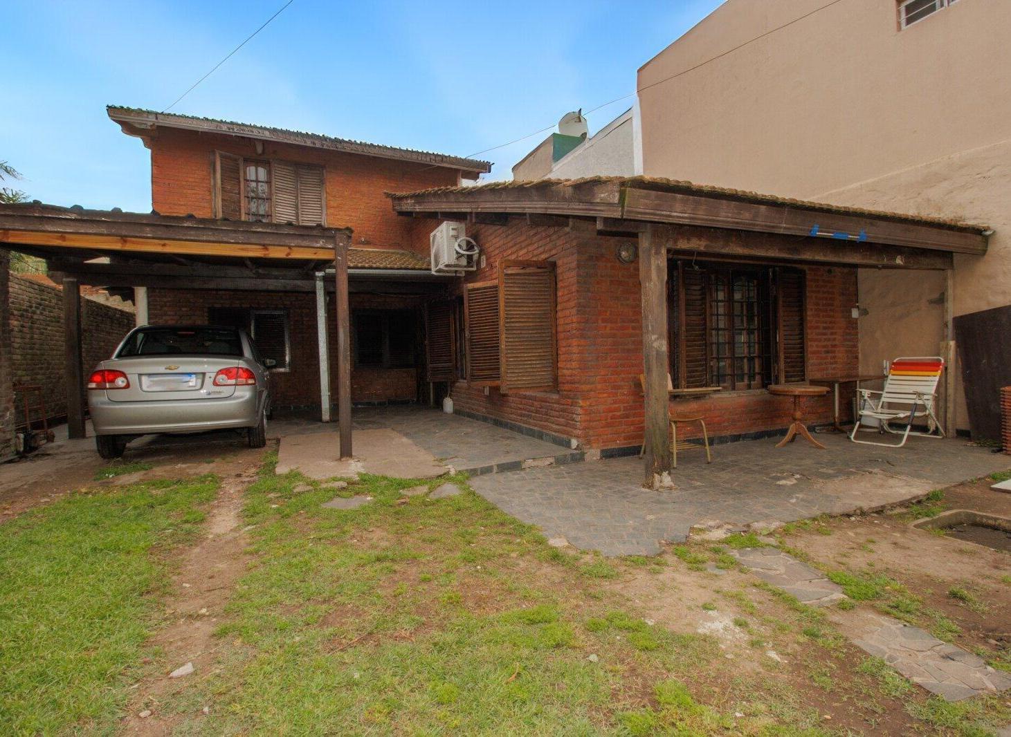 Foto de VENTA CASA 4 AMB. PILETA-JARDIN-COCHERA, imagen 4