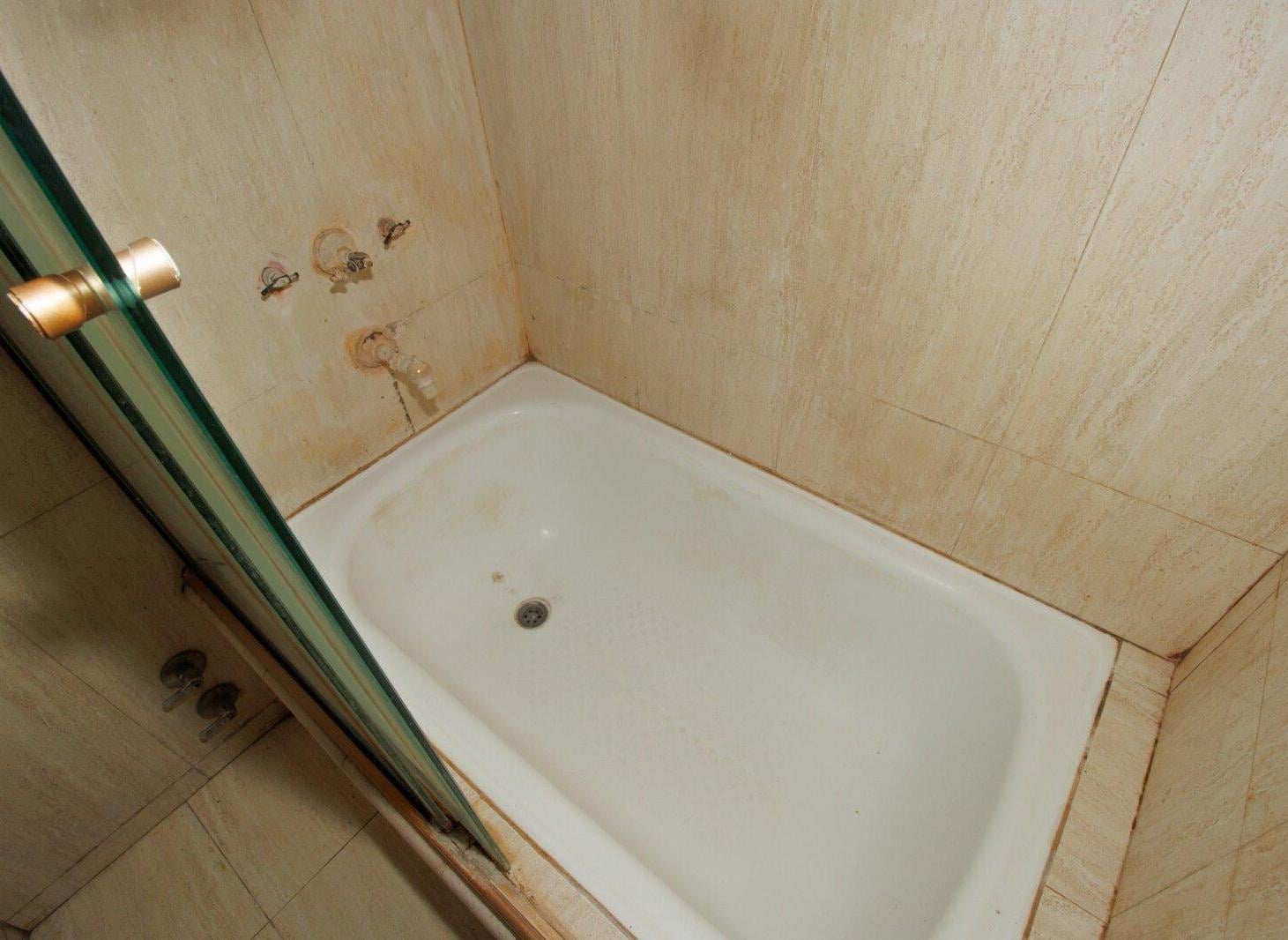 Foto de VENTA CASA 4 AMB. PILETA-JARDIN-COCHERA, imagen 5