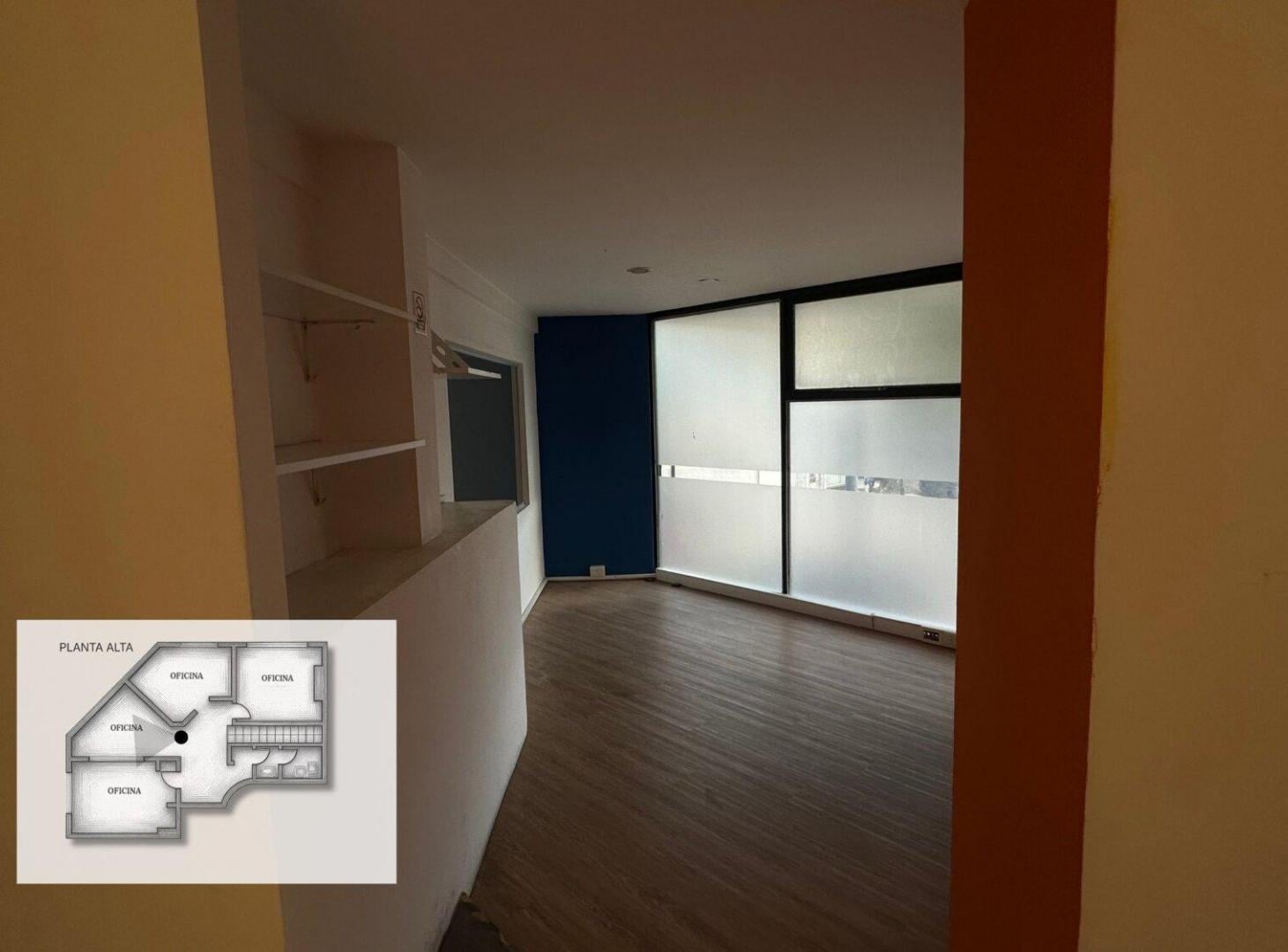 Foto de Local comercial en Esquina | 2 Plantas, imagen 2