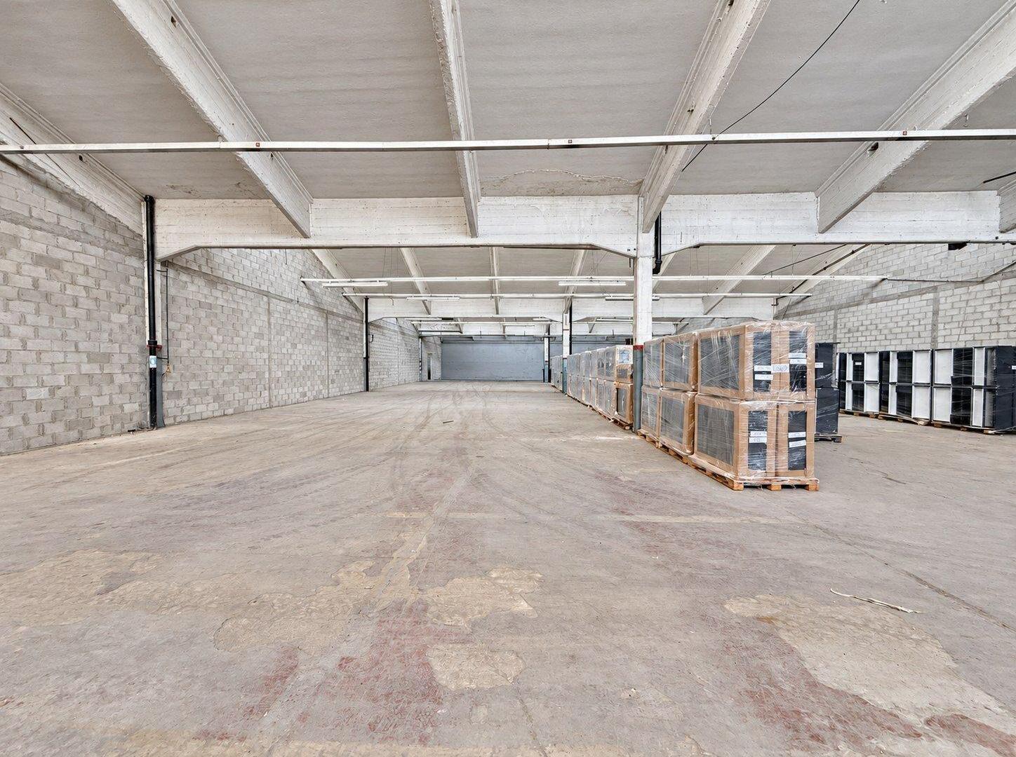 Foto de 2 GALPONES EN ALQUILER EN FLORIDA OESTE | 2.082 M² APROX. CON CONEXIÓN, imagen 2