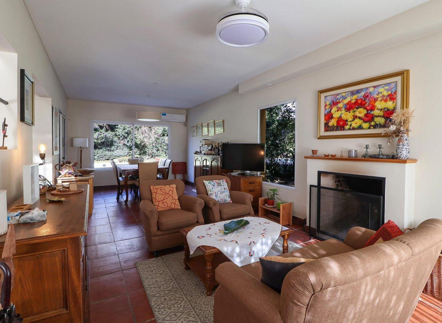 Foto de Venta Casa 5 ambientes con parrilla y pileta en el privilegiado barrio, imagen 1