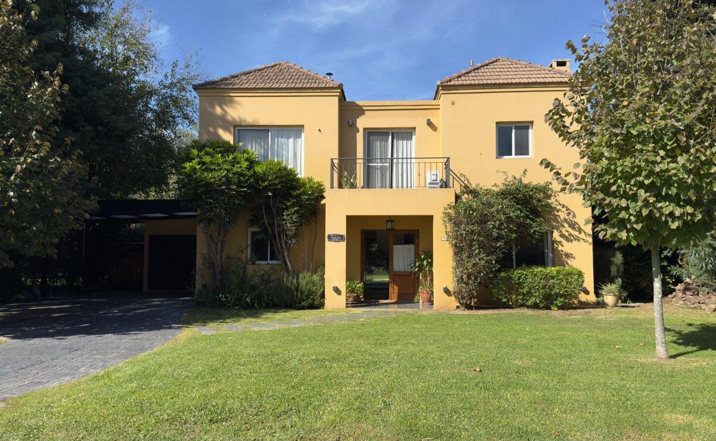 Foto de Venta Casa 5 ambientes con parrilla y pileta en el privilegiado barrio, imagen 3