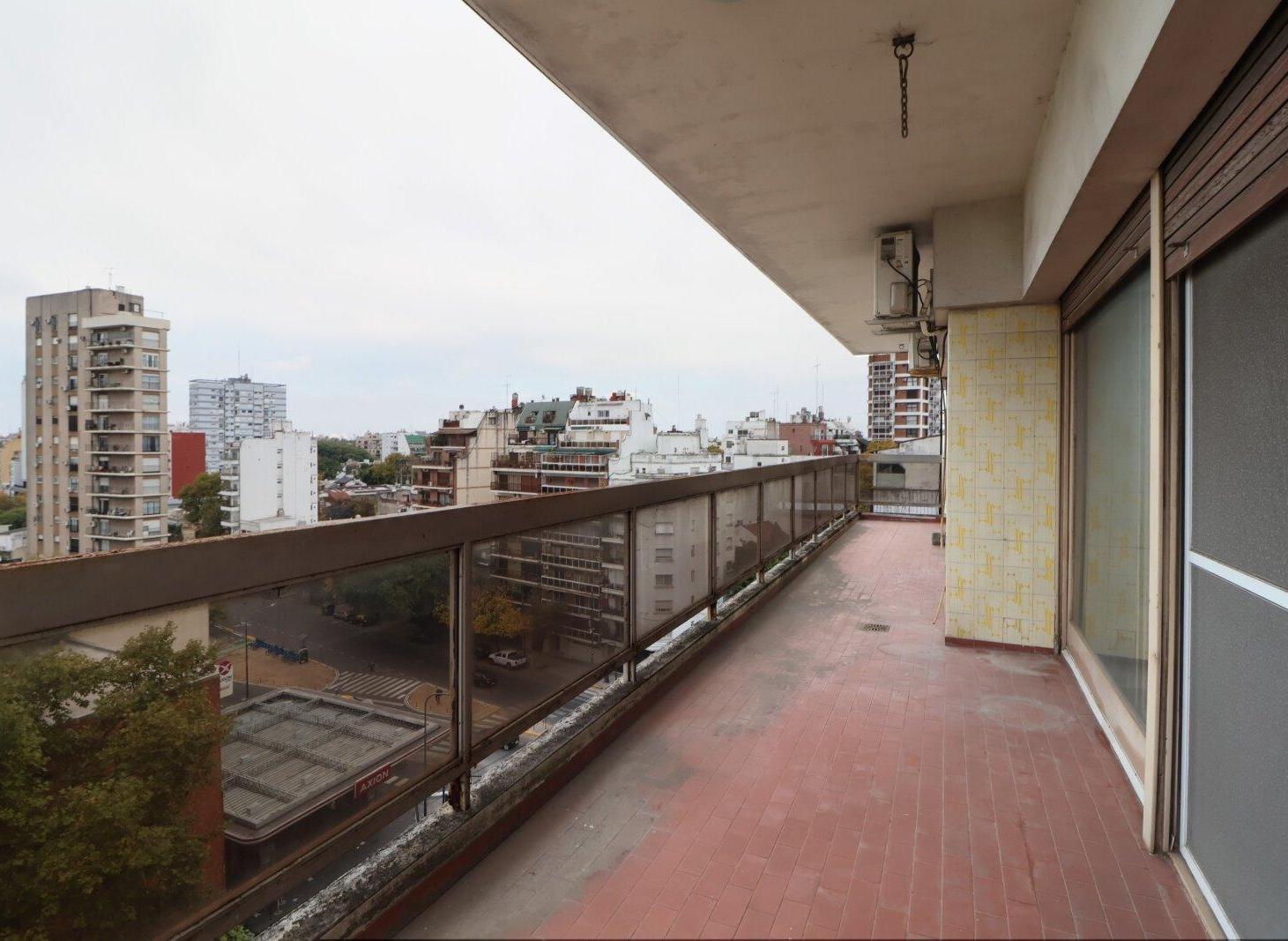 Foto de Venta Piso alto de 155 m² con gran balcón, cochera y baulera | Av. de, imagen 5