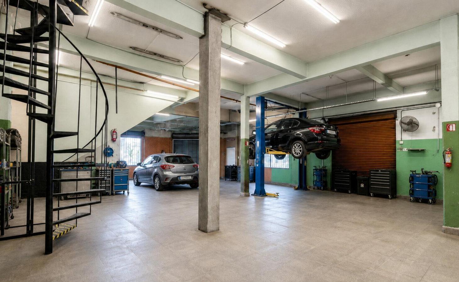 Foto de LOCAL ESQUINA COMERCIAL SOBRE AV. ILLIA | 367 m² Cubiertos | Local +, imagen 1