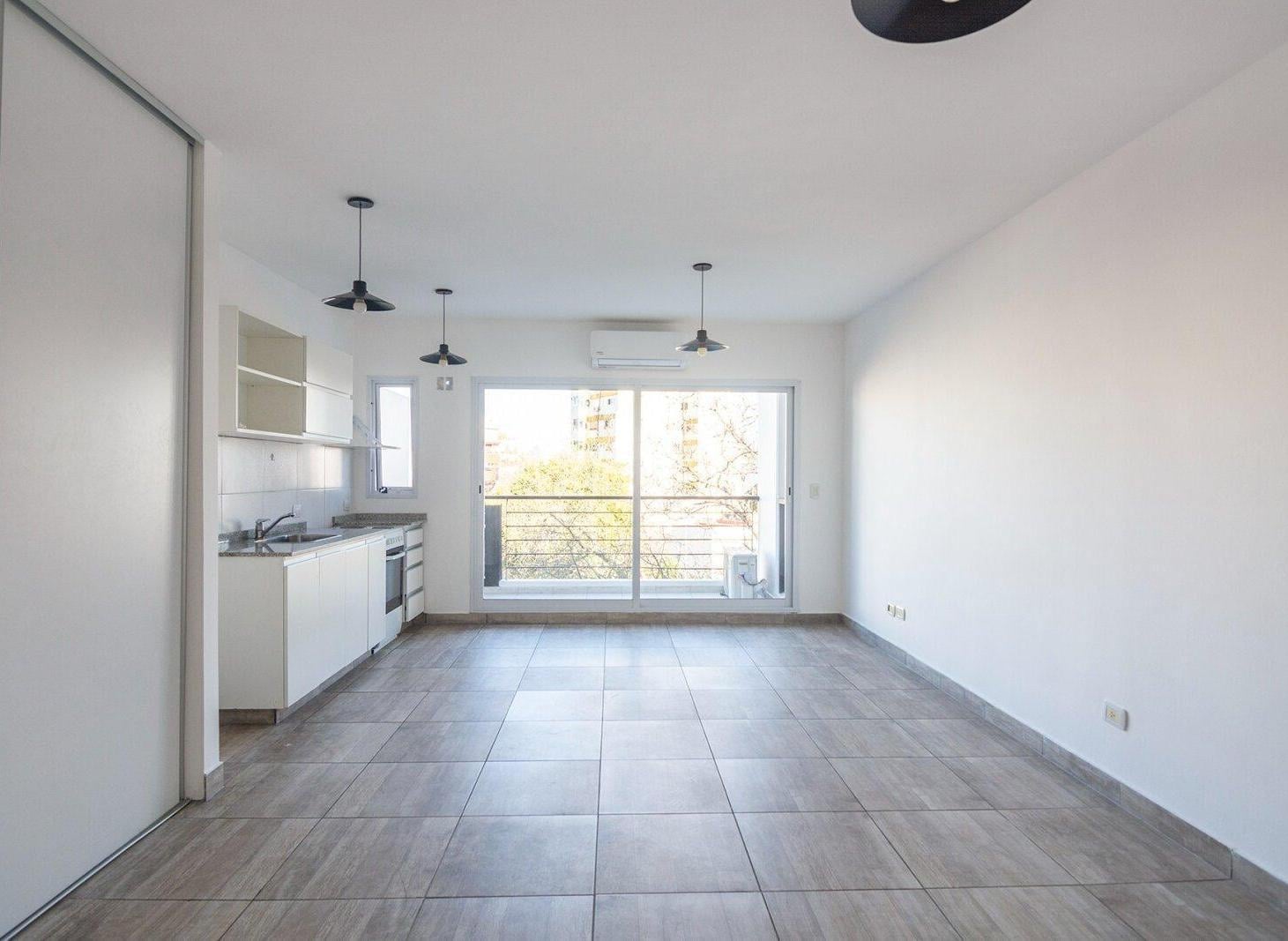 Foto de VENTA DE AMPLIO MONOAMBIENTE EN VILLA DEL PARQUE | SUPER LUMINOSO, imagen 5