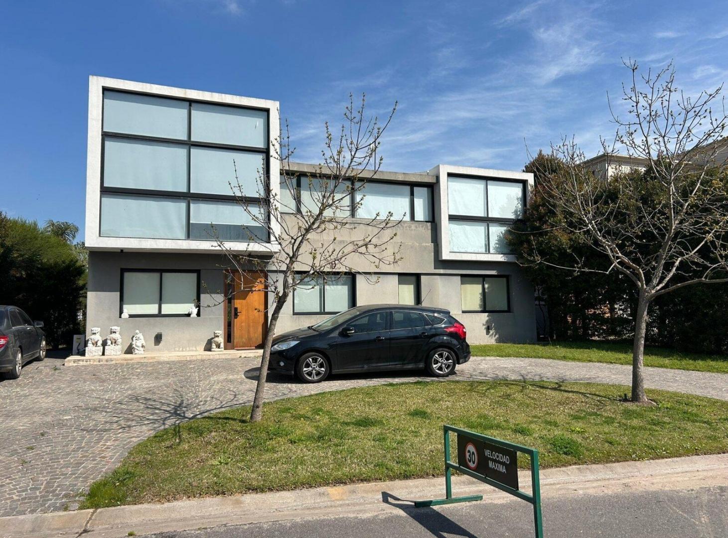 Foto de Venta | Casa con costa de Laguna | Suite + 2 Dorm. | Escrit. o 4°dorm, imagen 1