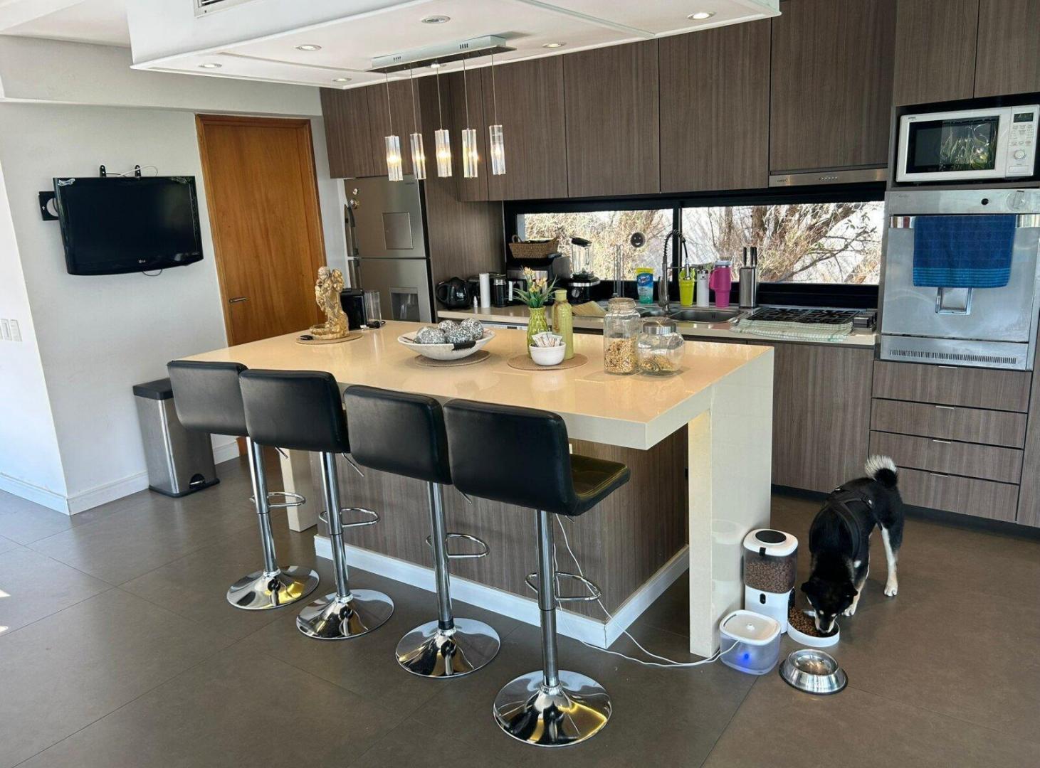 Foto de Venta | Casa con costa de Laguna | Suite + 2 Dorm. | Escrit. o 4°dorm, imagen 2