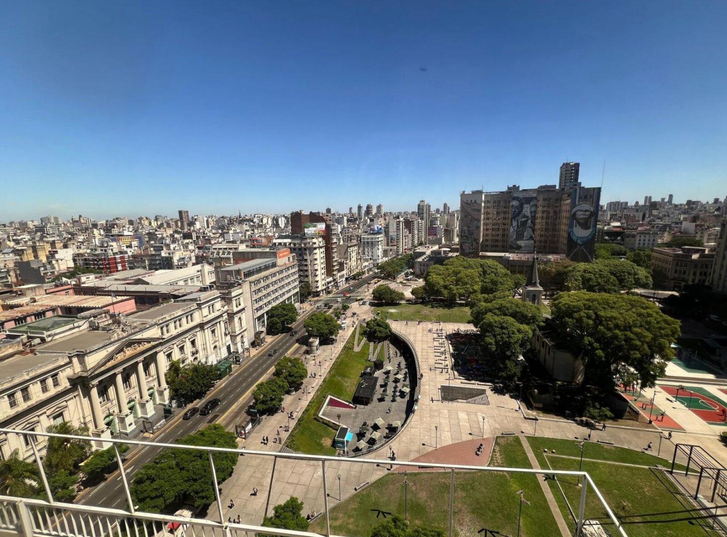 Foto de VENTA 2 DORMITORIOS FRENTE A PLAZA HOUSSAY BARRIO NORTE VISTA, imagen 3