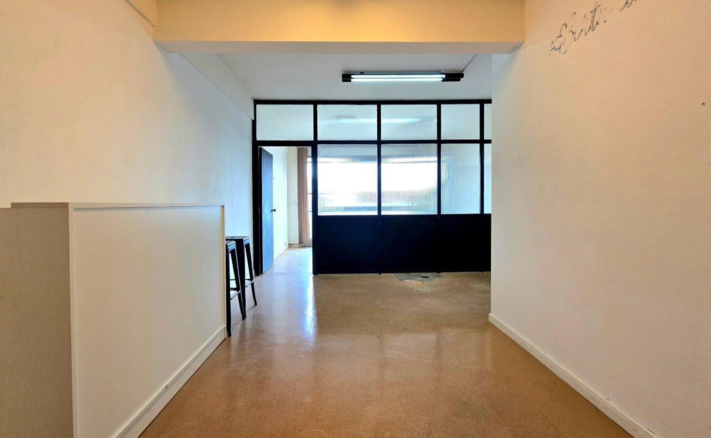 Foto de VENTA OFICINA OLIVOS LUMINOSO, imagen 1