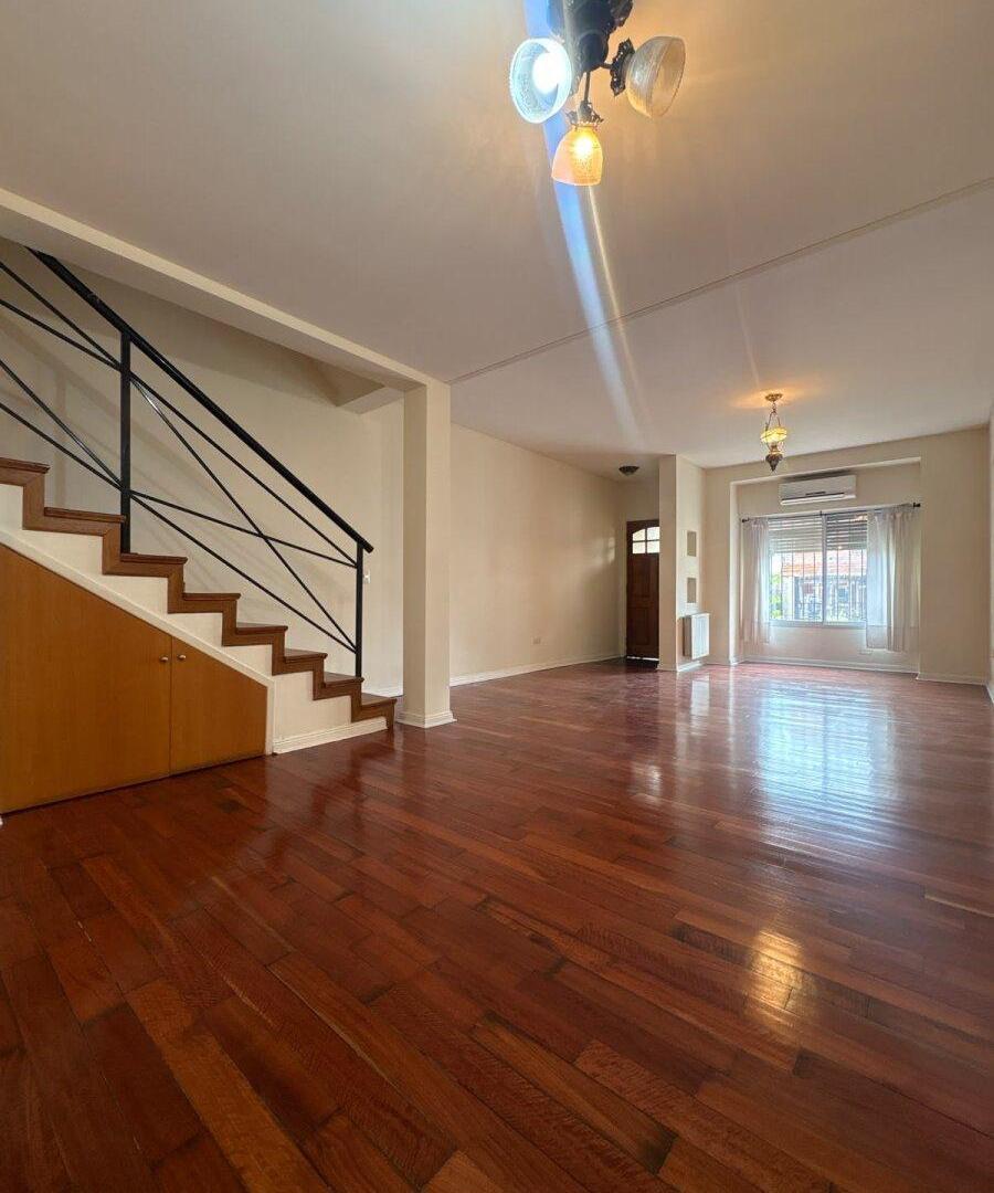 Foto de Venta Dúplex 5 ambientes Playroom Jardin garage, Martinez., imagen 2